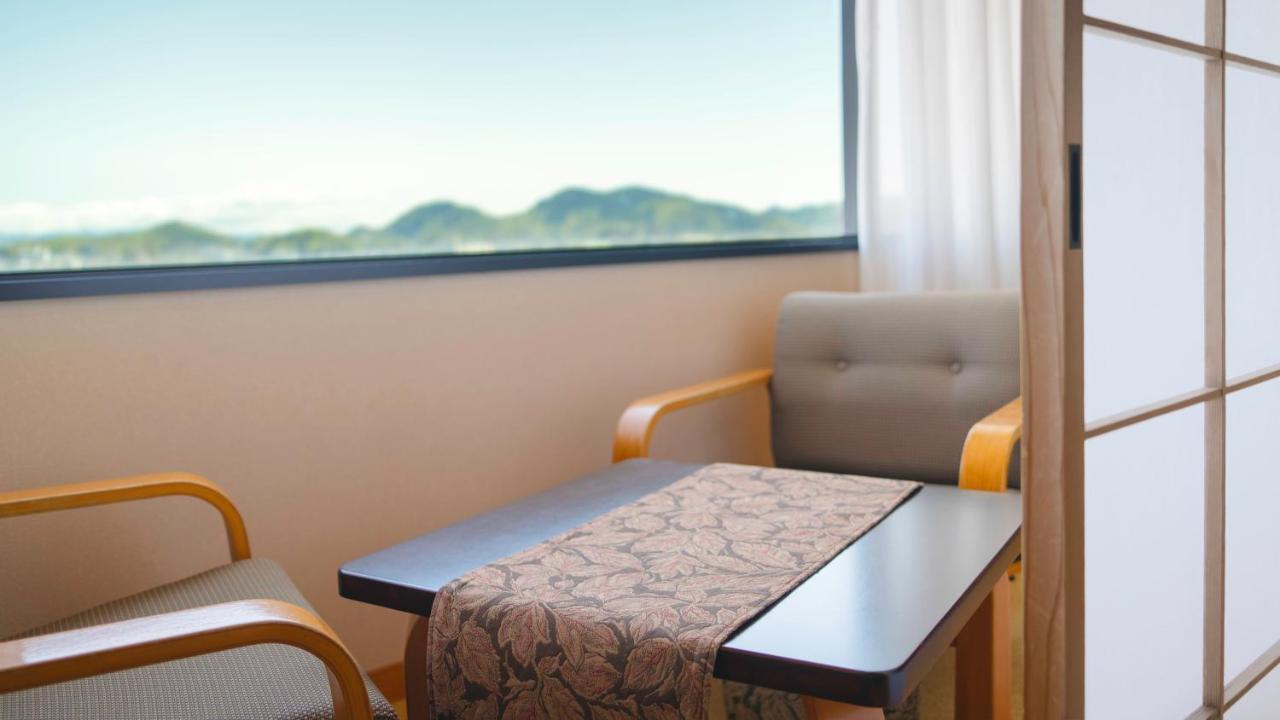 Hotel Chres Kōchi Exterior foto